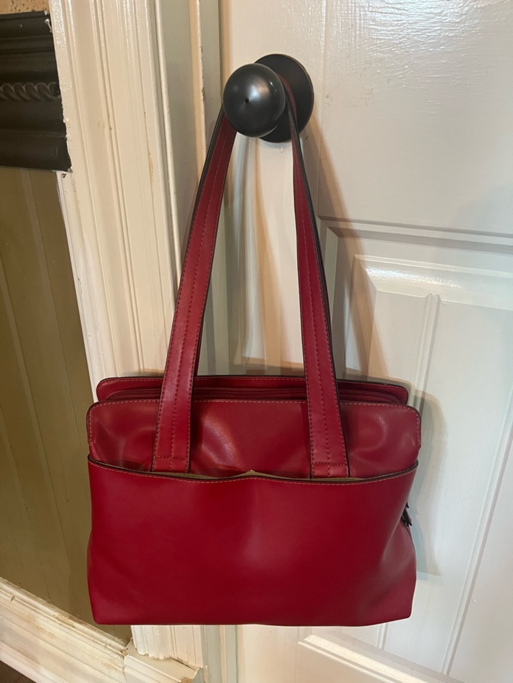 Women’s Classic Red Tote Bag - Liz Claiborne Crazy Horse Everyday Shoulder Bag - Picture 5 of 12